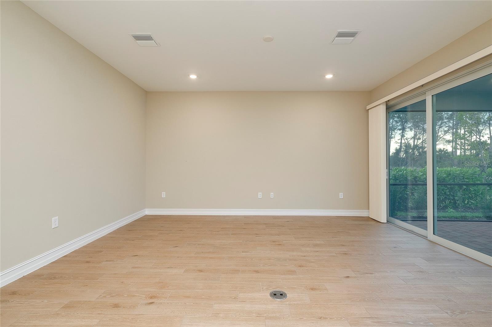 Image 9 of 79 For 438 Ibiza Loop