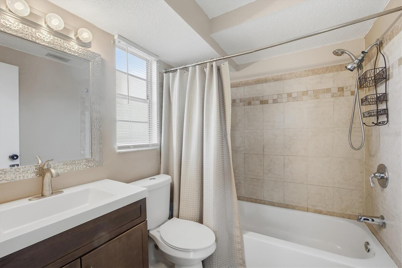 Image 15 of 48 For 5755 Oxalis Road