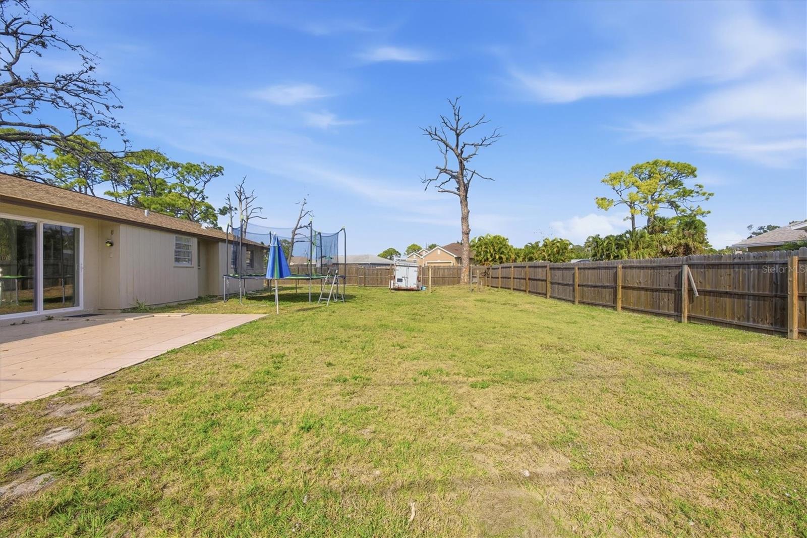 Image 17 of 48 For 5755 Oxalis Road