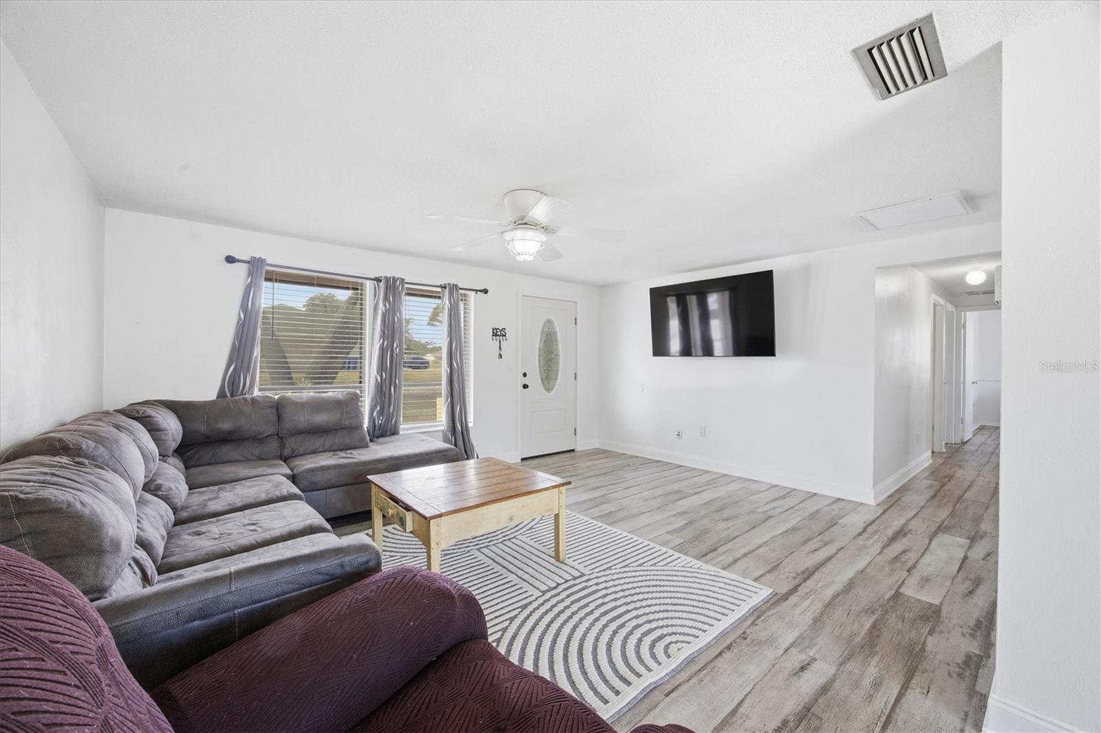 Image 5 of 48 For 5755 Oxalis Road