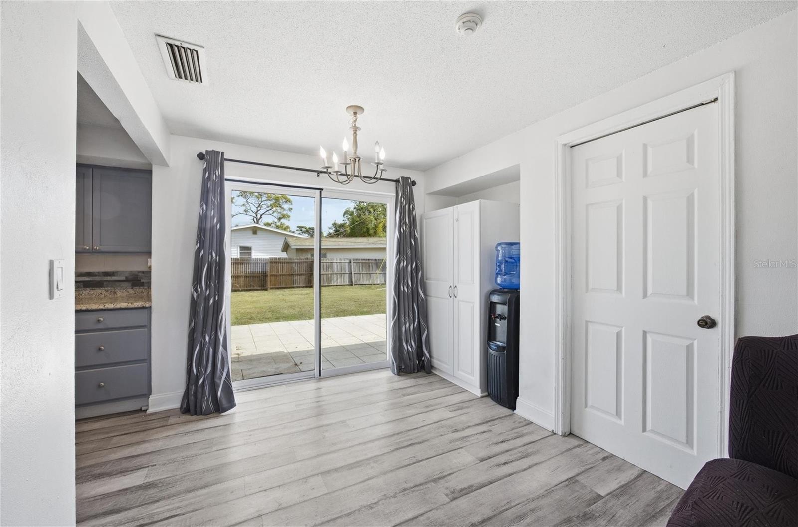 Image 7 of 48 For 5755 Oxalis Road