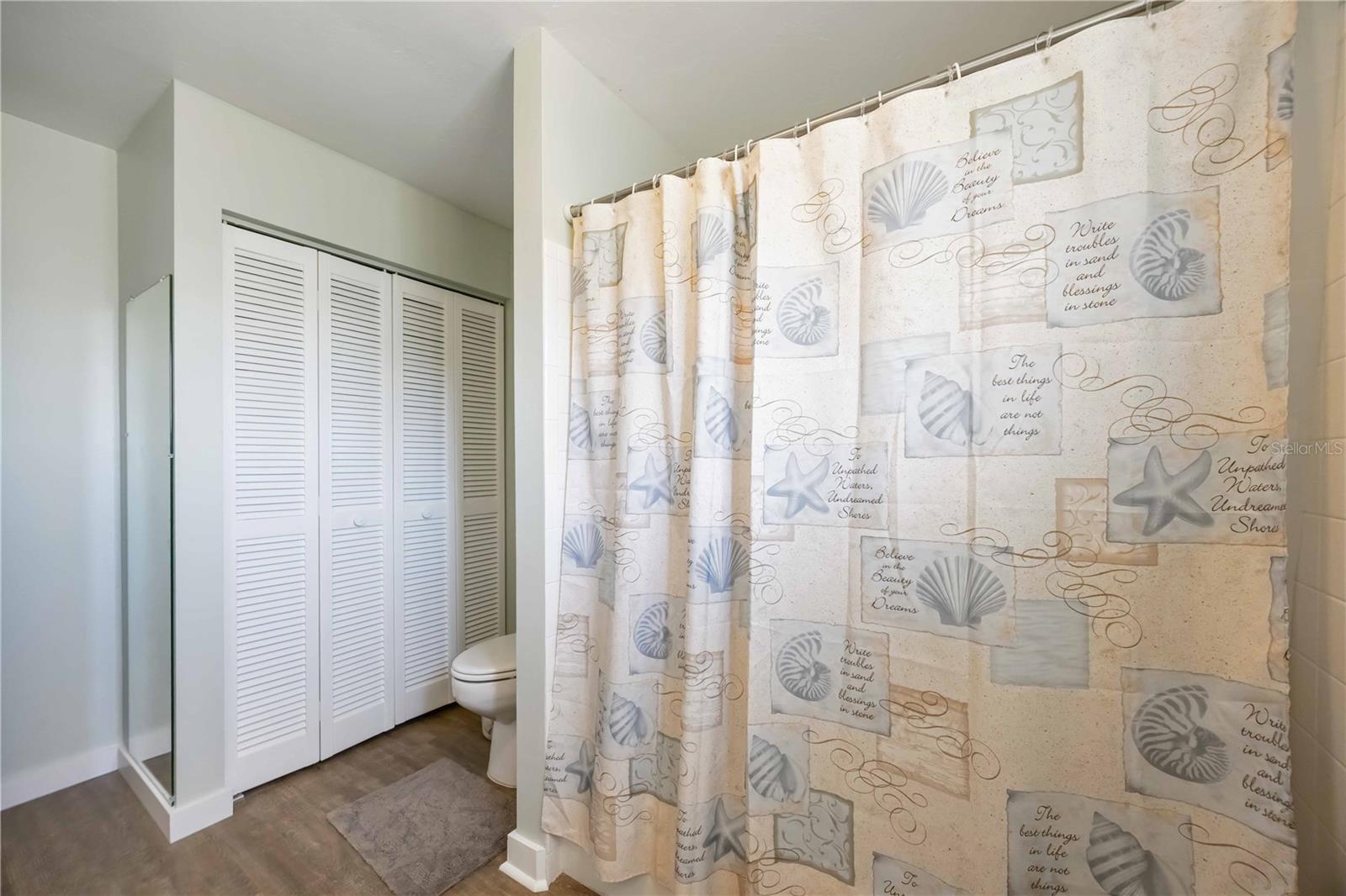 Image 19 of 33 For 436 Circlewood Drive J5