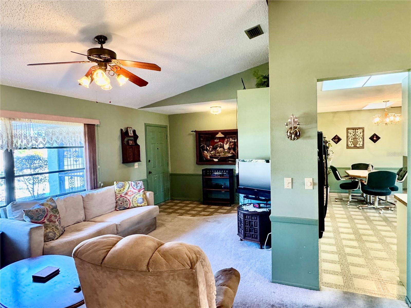 Image 21 of 63 For 20363 Mount Prospect Avenue