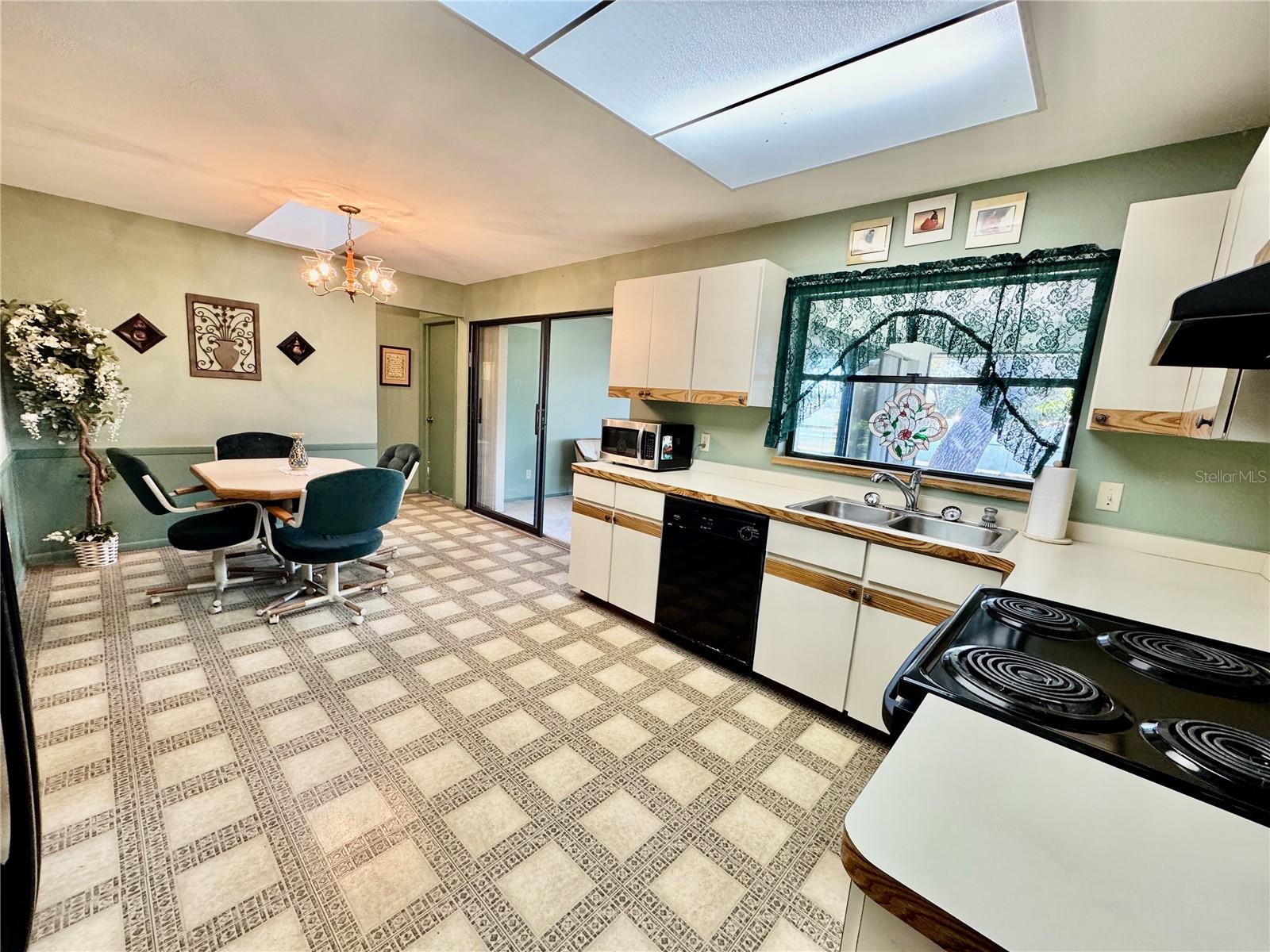 Image 29 of 63 For 20363 Mount Prospect Avenue