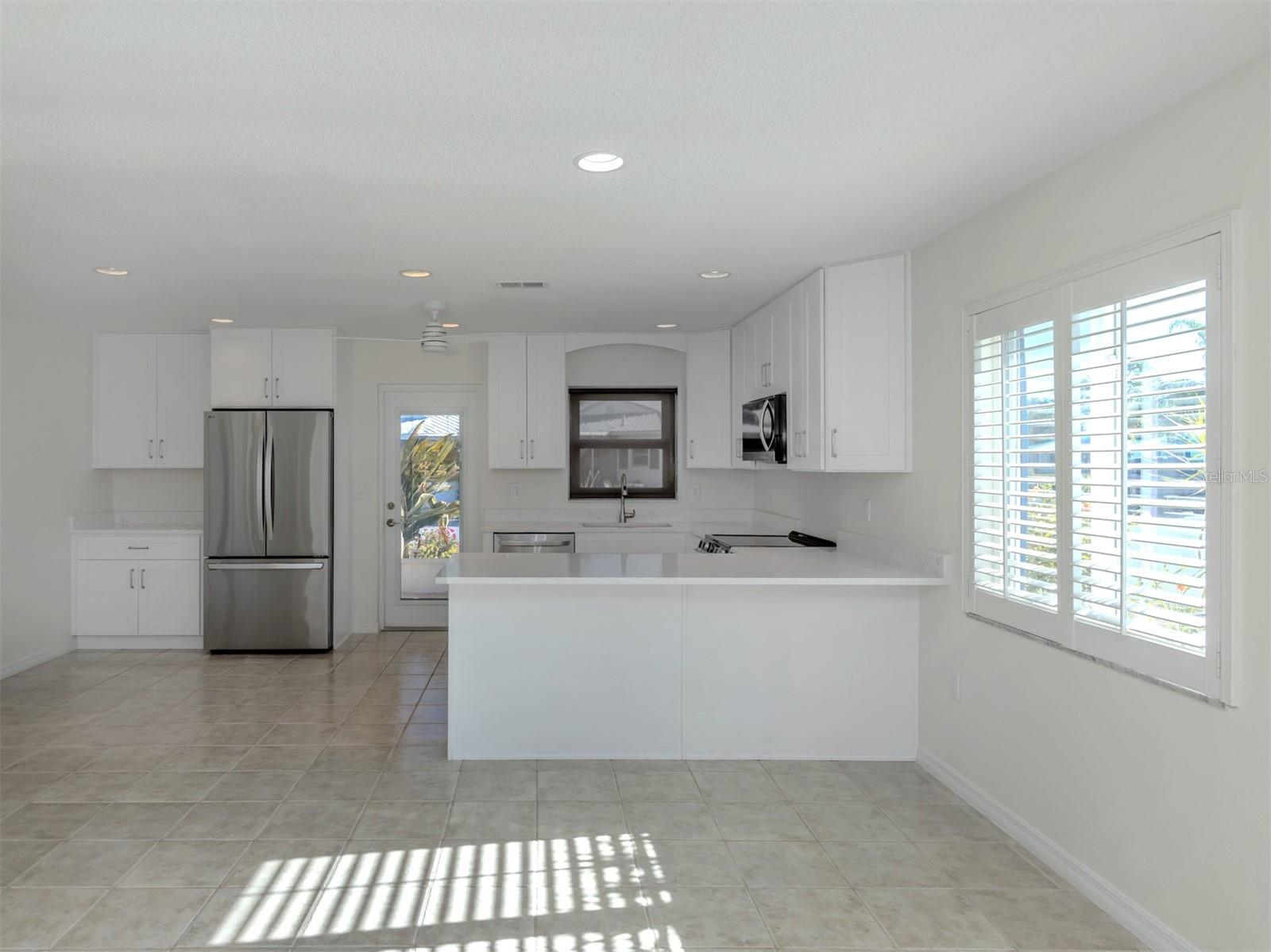 Image 14 of 86 For 611 Fair Winds Drive 611