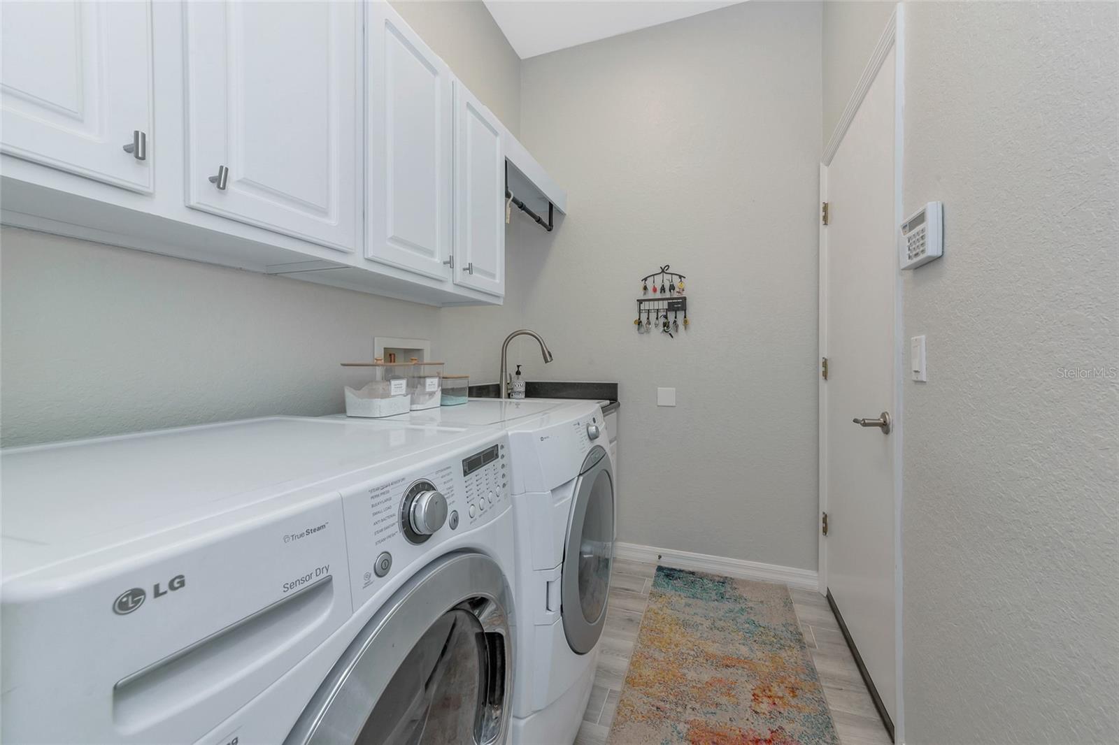 Image 35 of 56 For 1019 Scherer Way