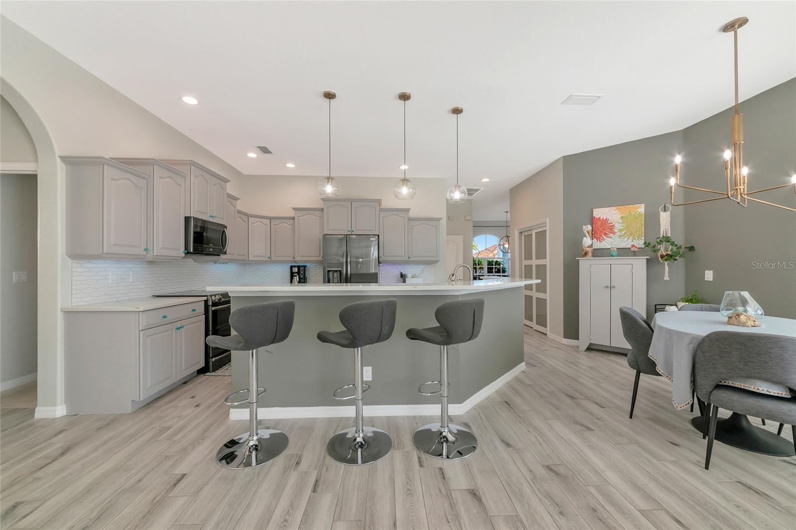 Image 4 of 56 For 1019 Scherer Way