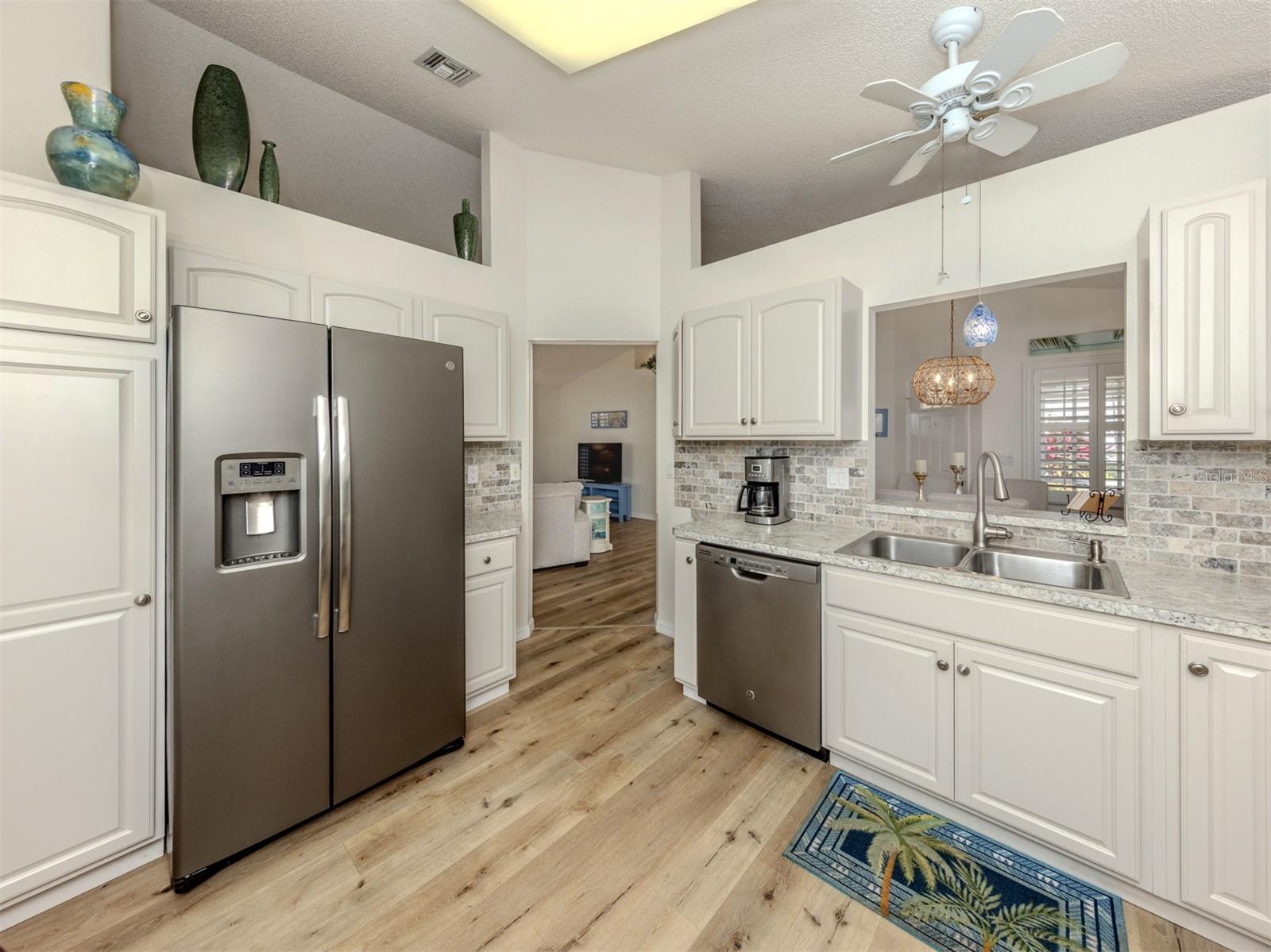 Image 13 of 54 For 1362 Capri Isles Boulevard 57