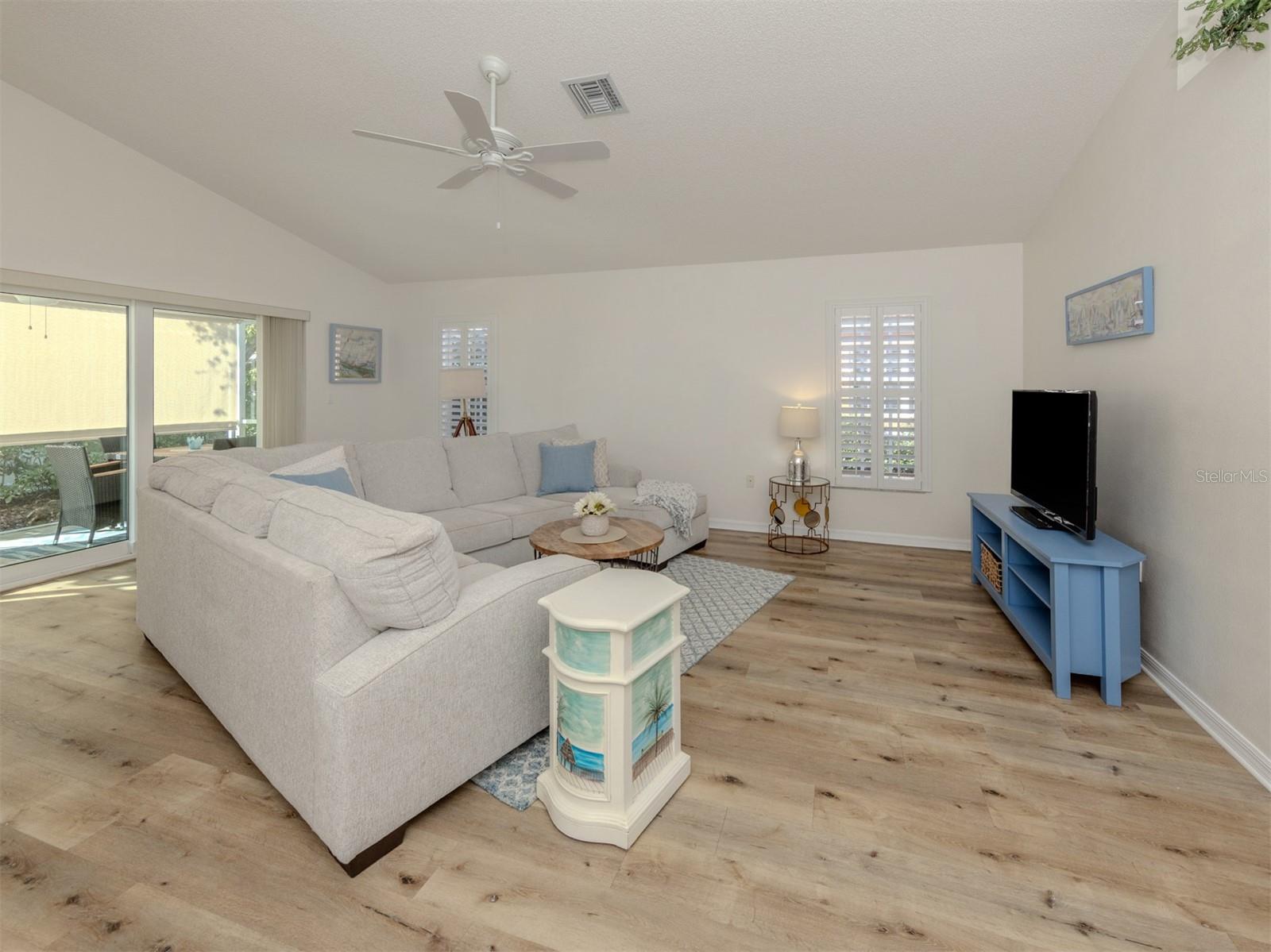 Image 5 of 54 For 1362 Capri Isles Boulevard 57