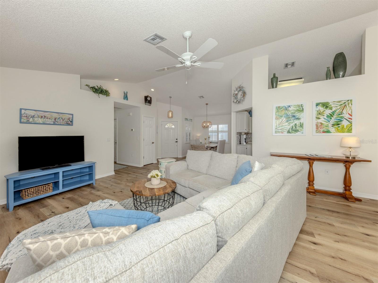 Image 7 of 54 For 1362 Capri Isles Boulevard 57