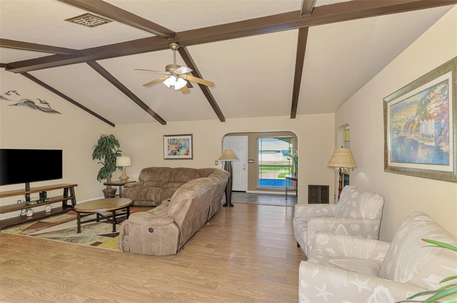 Image 11 of 49 For 1240 Paradise Way