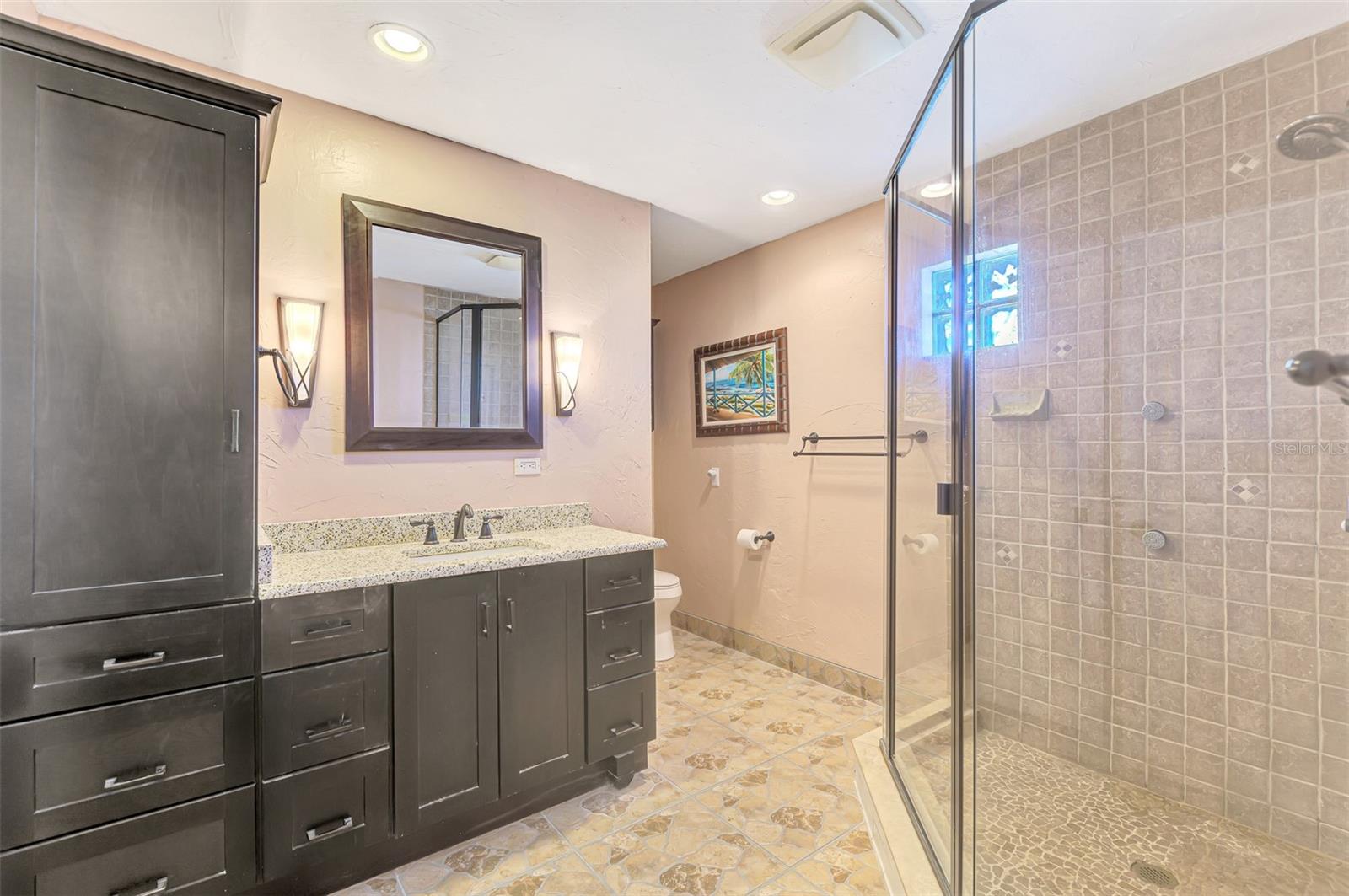 Image 19 of 49 For 1240 Paradise Way