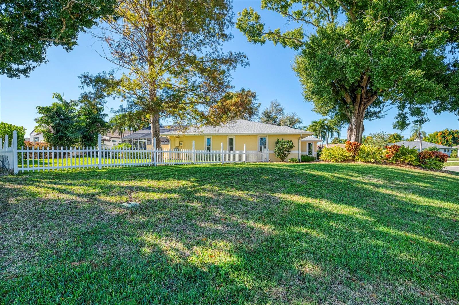 Image 5 of 49 For 1240 Paradise Way