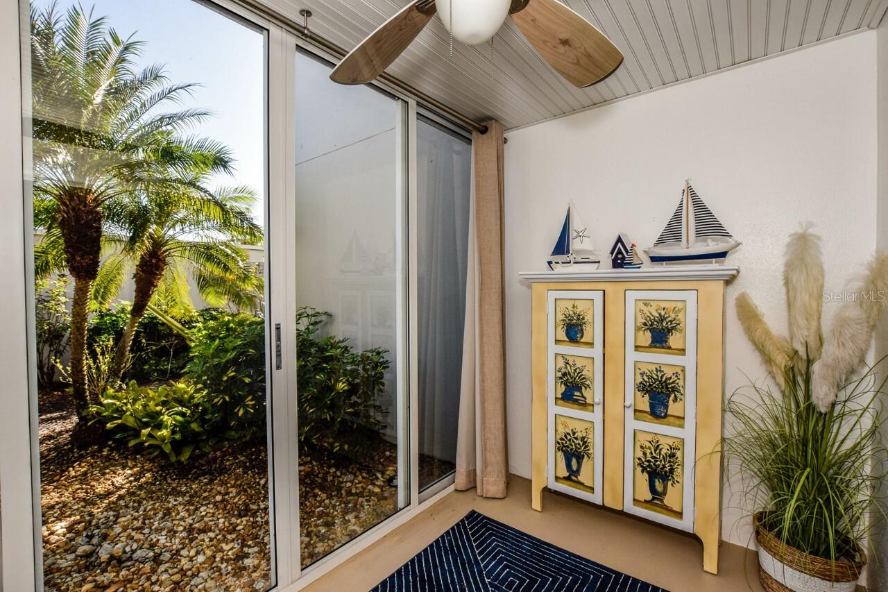 Image 29 of 52 For 427 Cerromar Lane 356