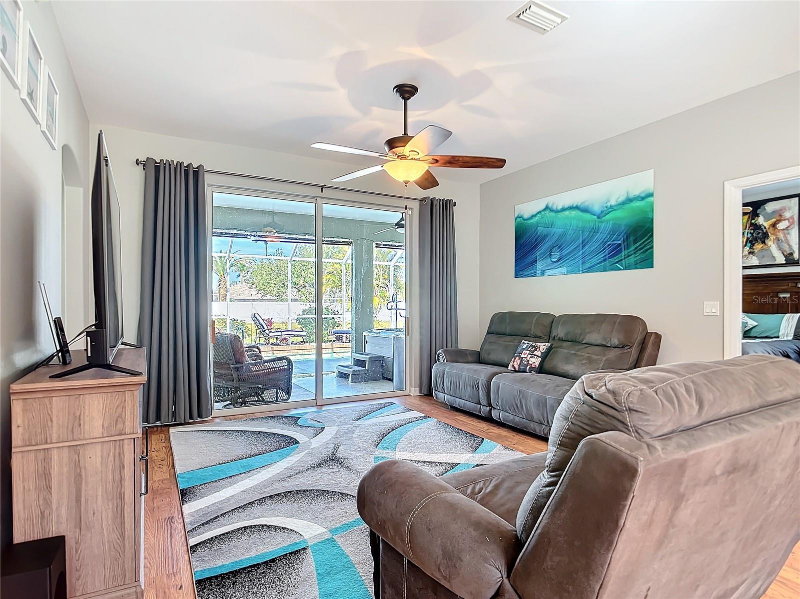Image 8 of 45 For 2115 Pan American Boulevard