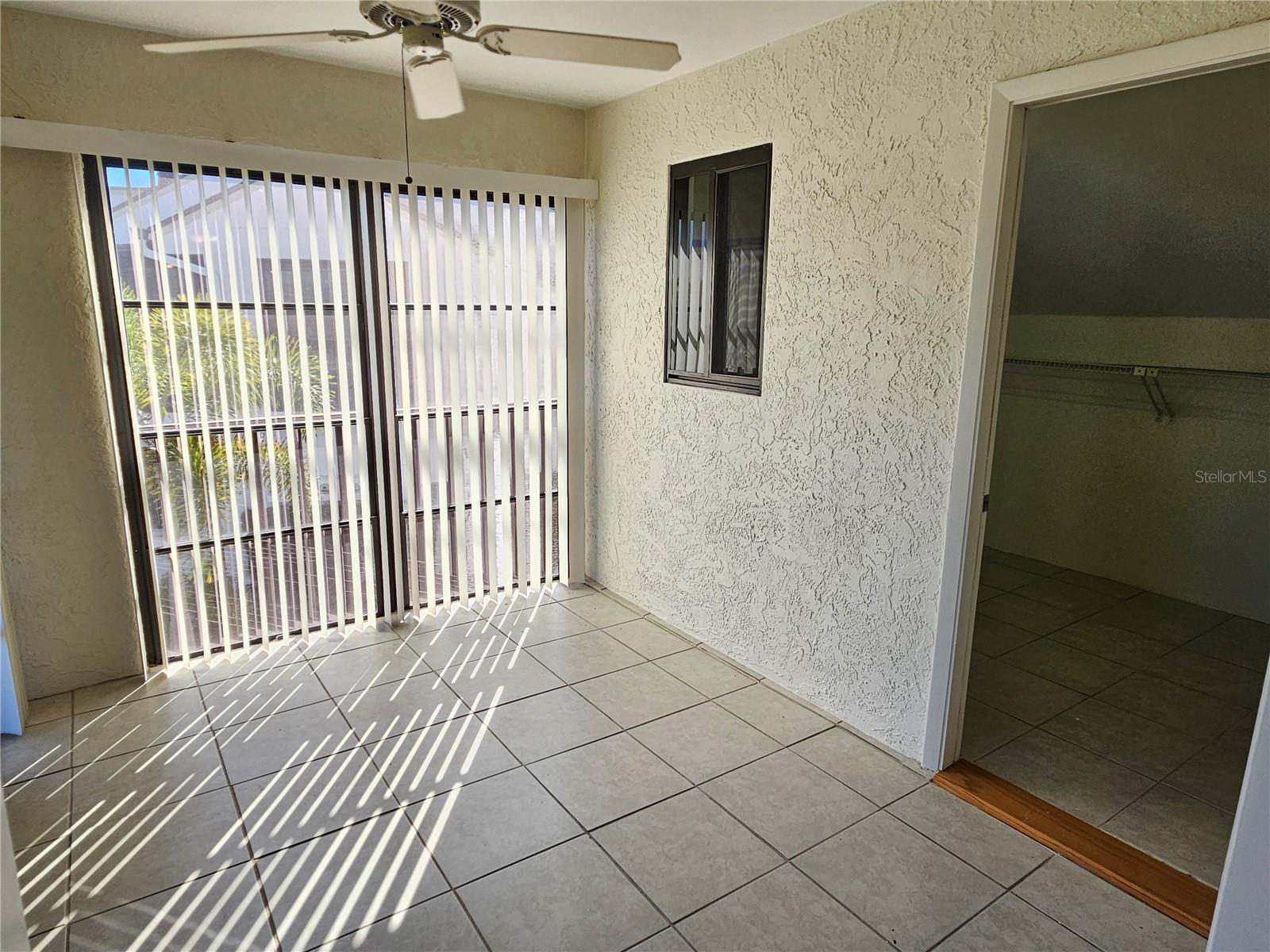 Image 15 of 42 For 812 Capri Isles Boulevard 225