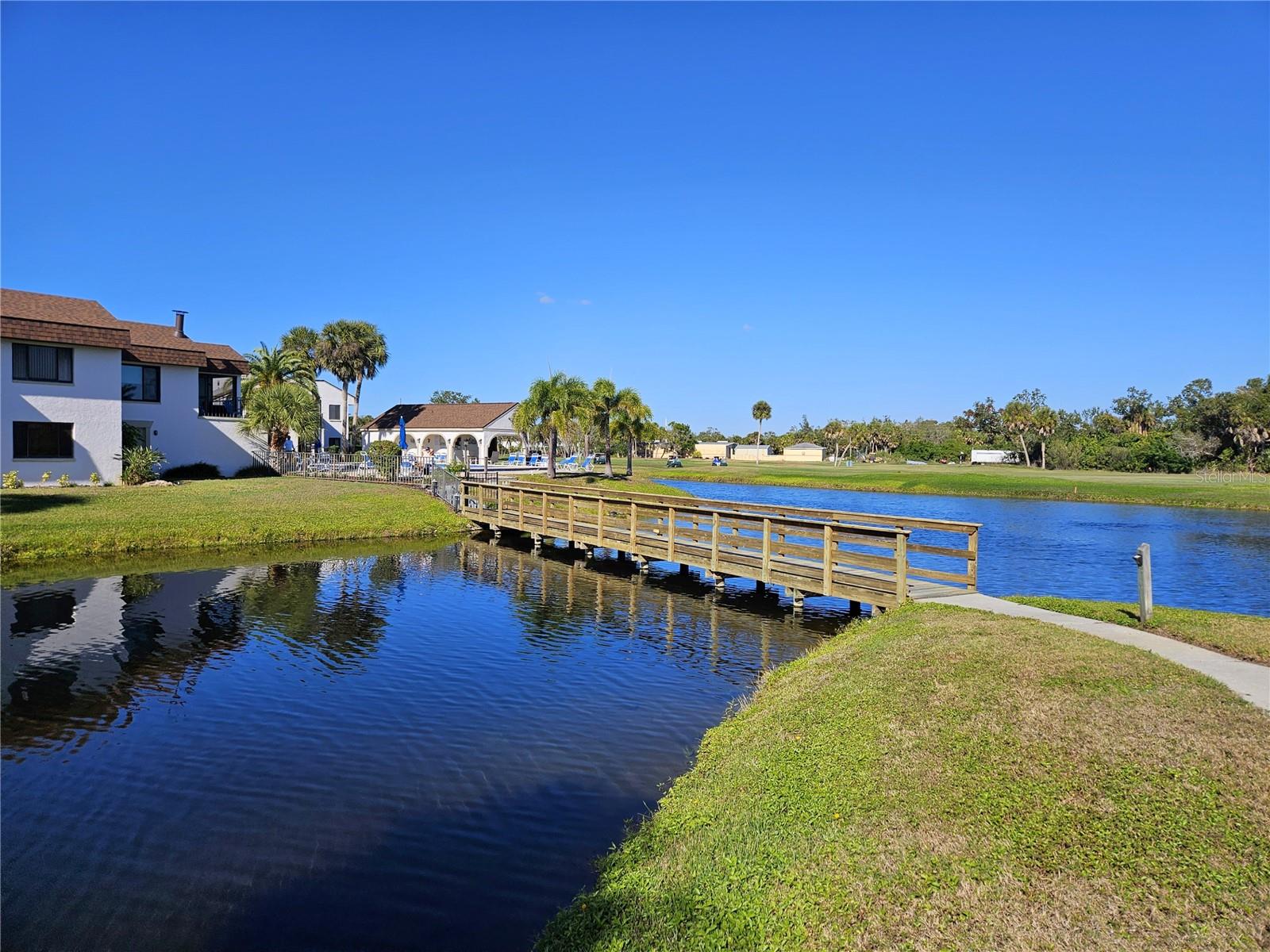 Image 34 of 42 For 812 Capri Isles Boulevard 225