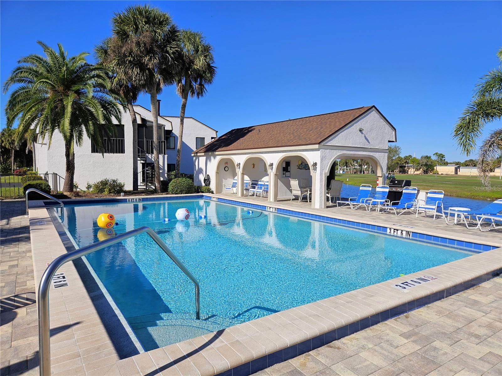 Image 35 of 42 For 812 Capri Isles Boulevard 225