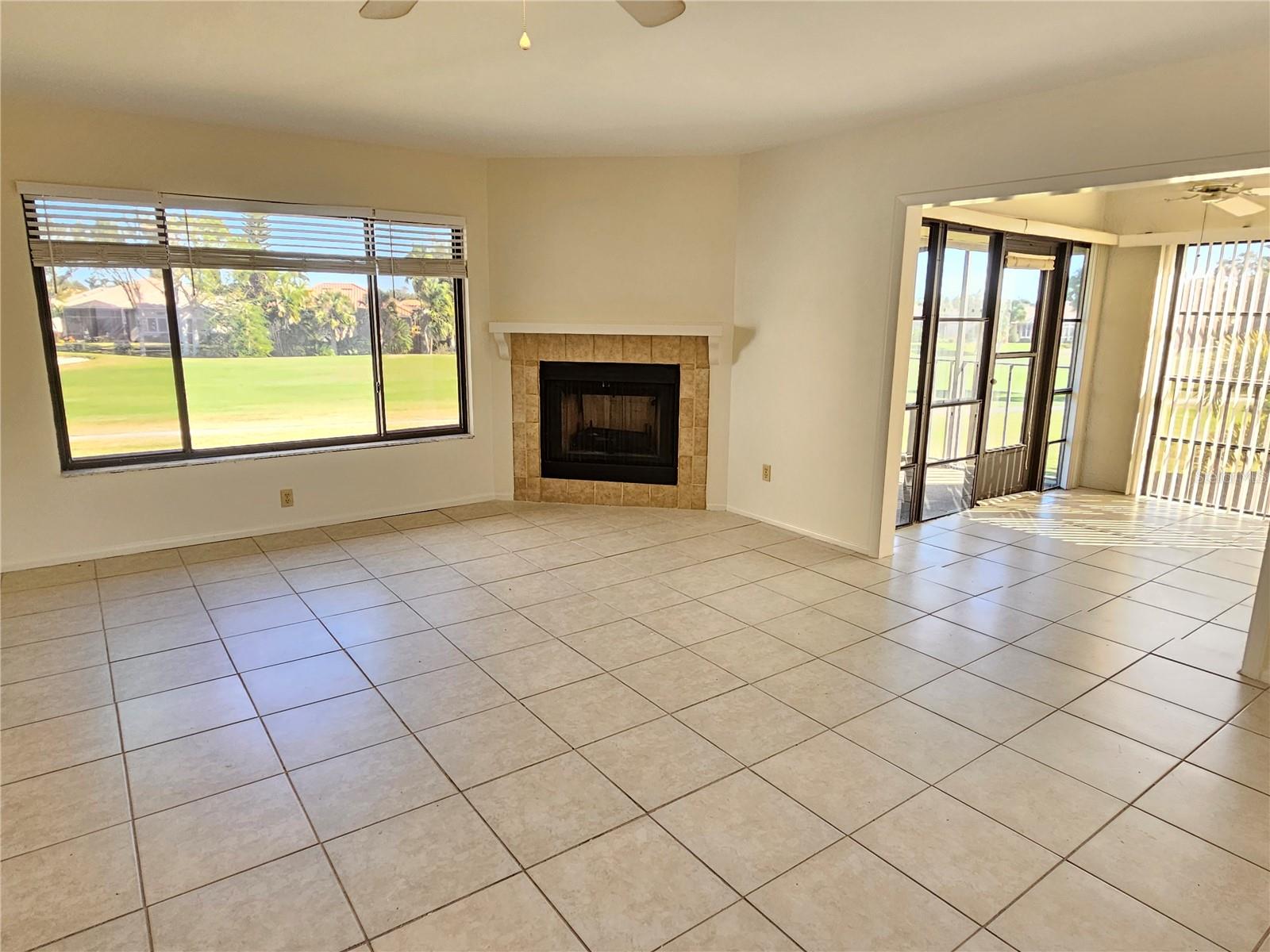 Image 9 of 42 For 812 Capri Isles Boulevard 225