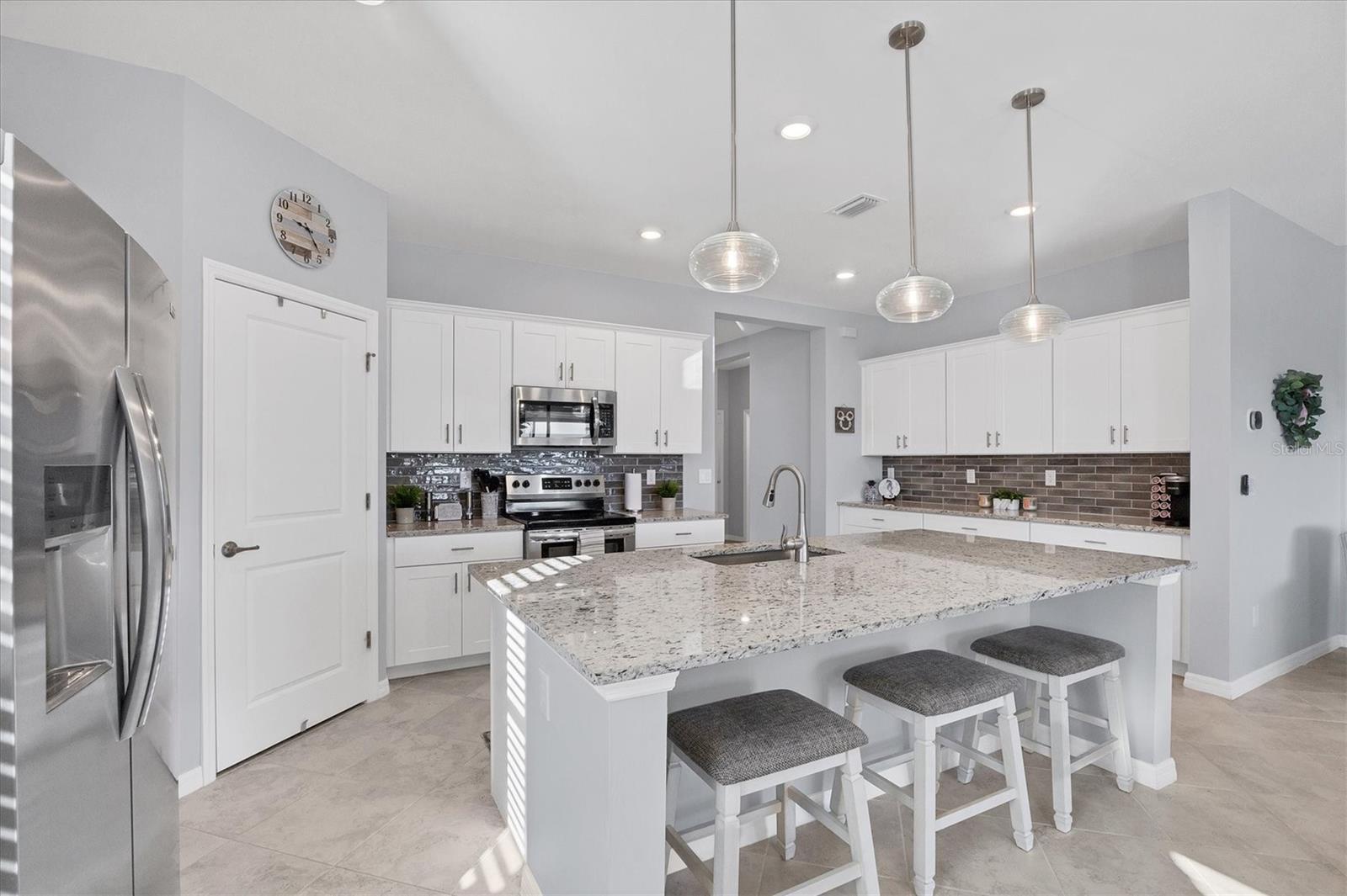 Image 13 of 44 For 2064 Gardenia Avenue