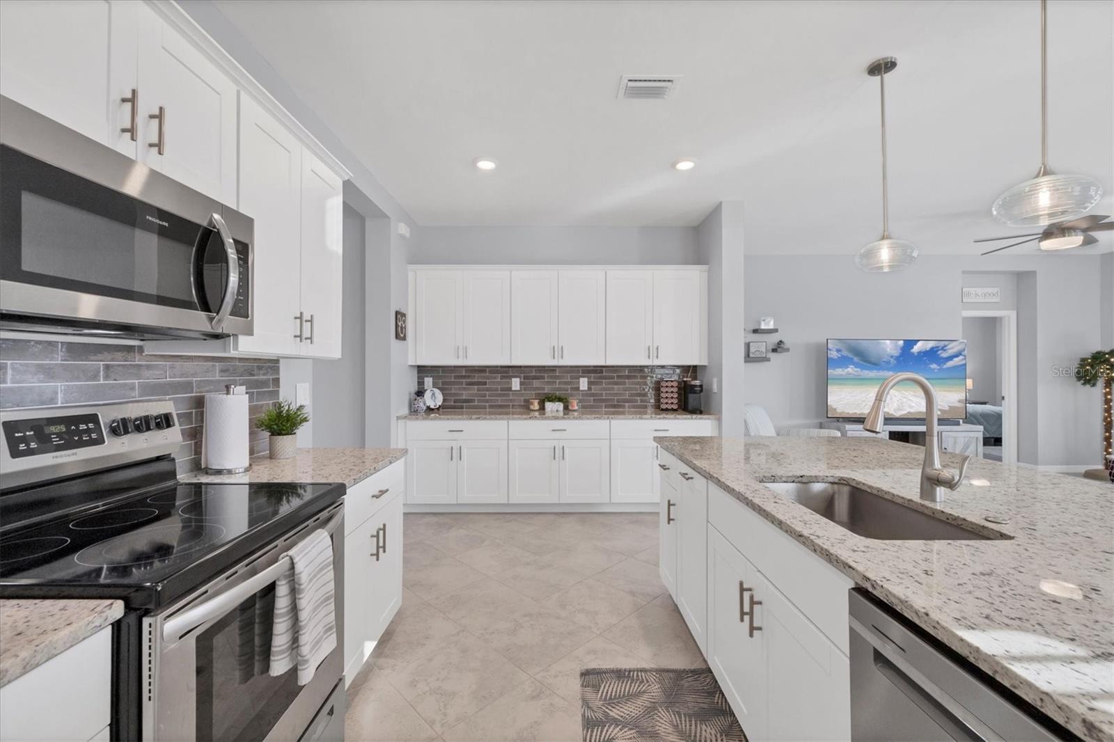 Image 14 of 44 For 2064 Gardenia Avenue