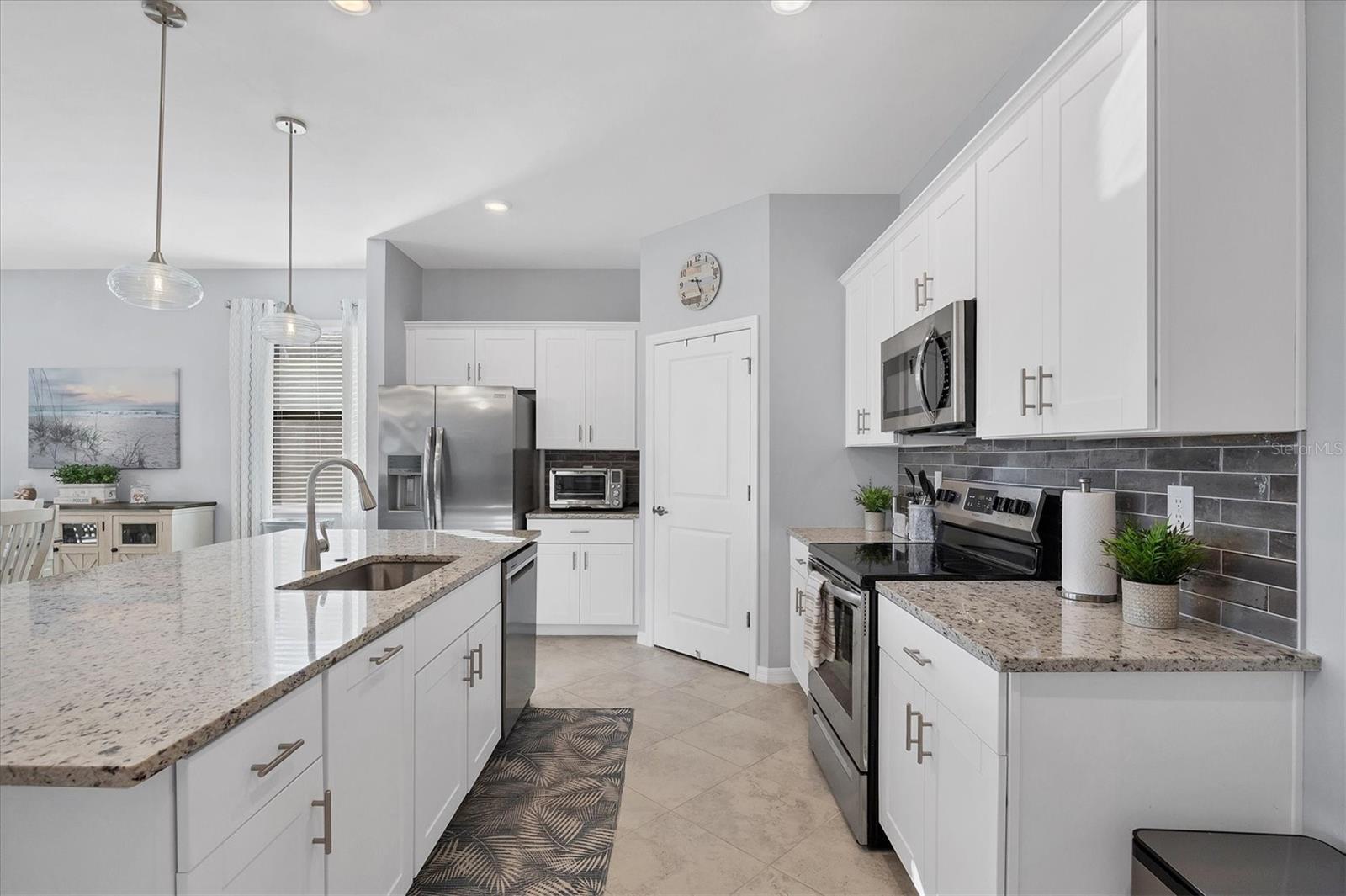 Image 15 of 44 For 2064 Gardenia Avenue