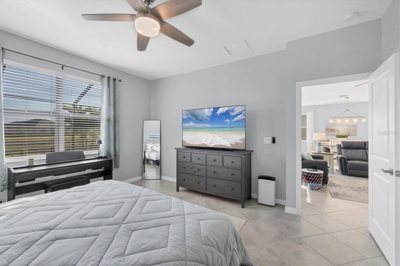 Image 20 of 44 For 2064 Gardenia Avenue