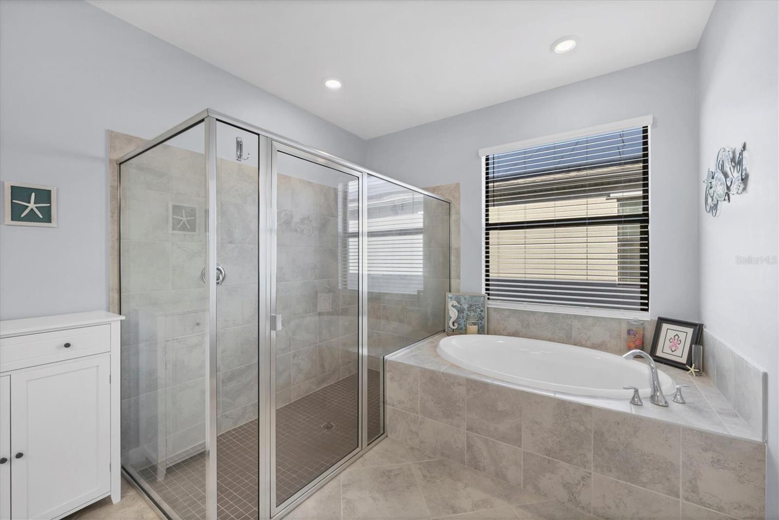 Image 21 of 44 For 2064 Gardenia Avenue