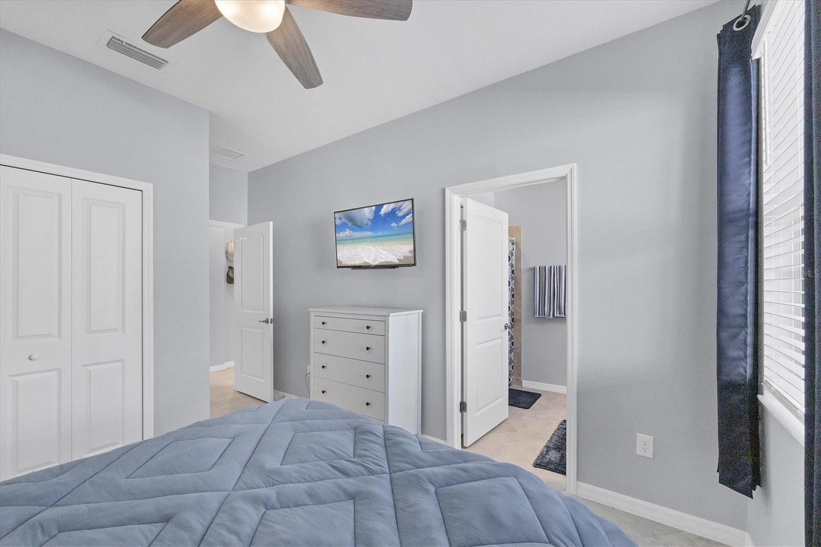 Image 28 of 44 For 2064 Gardenia Avenue