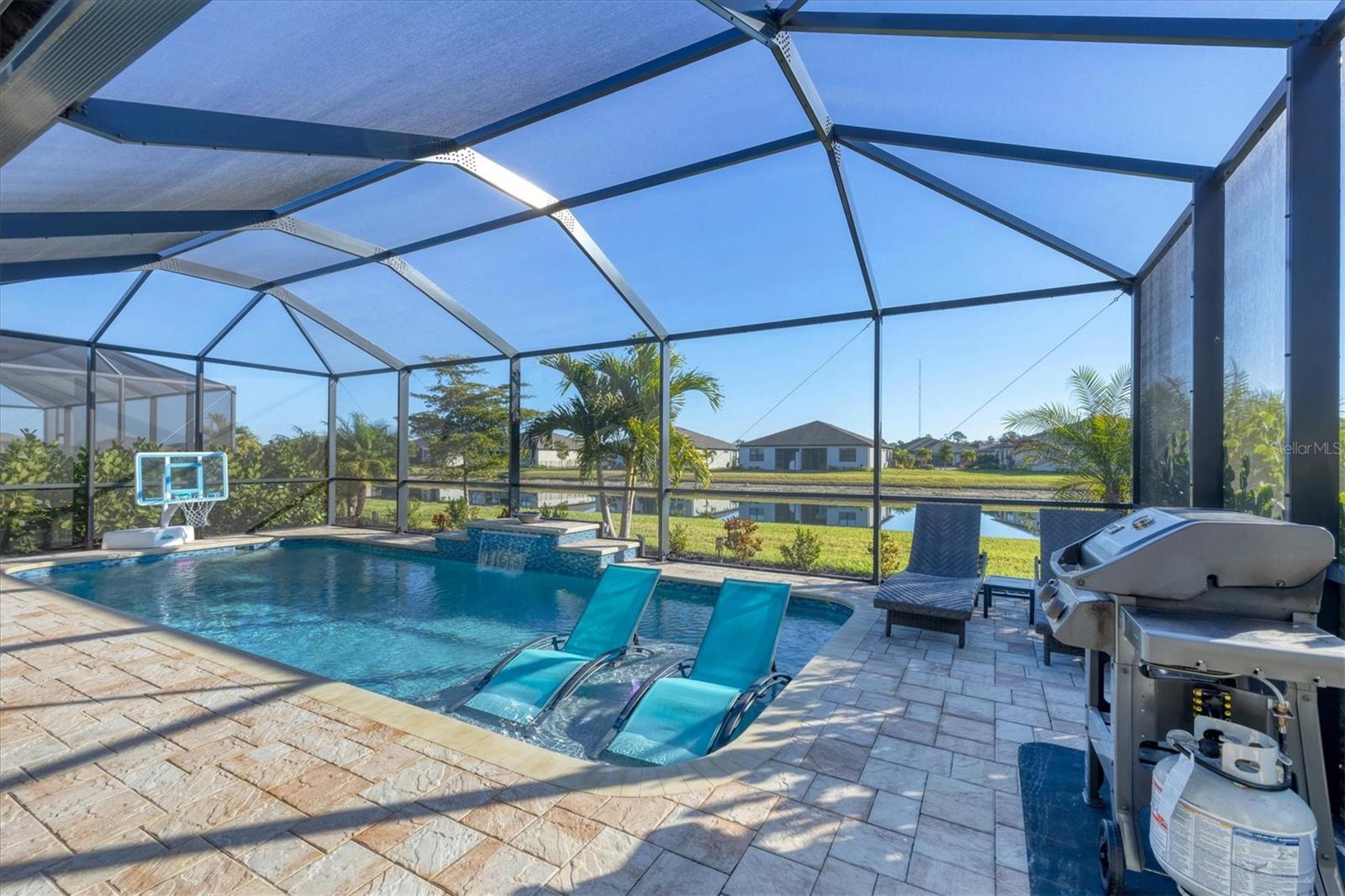 Image 32 of 44 For 2064 Gardenia Avenue