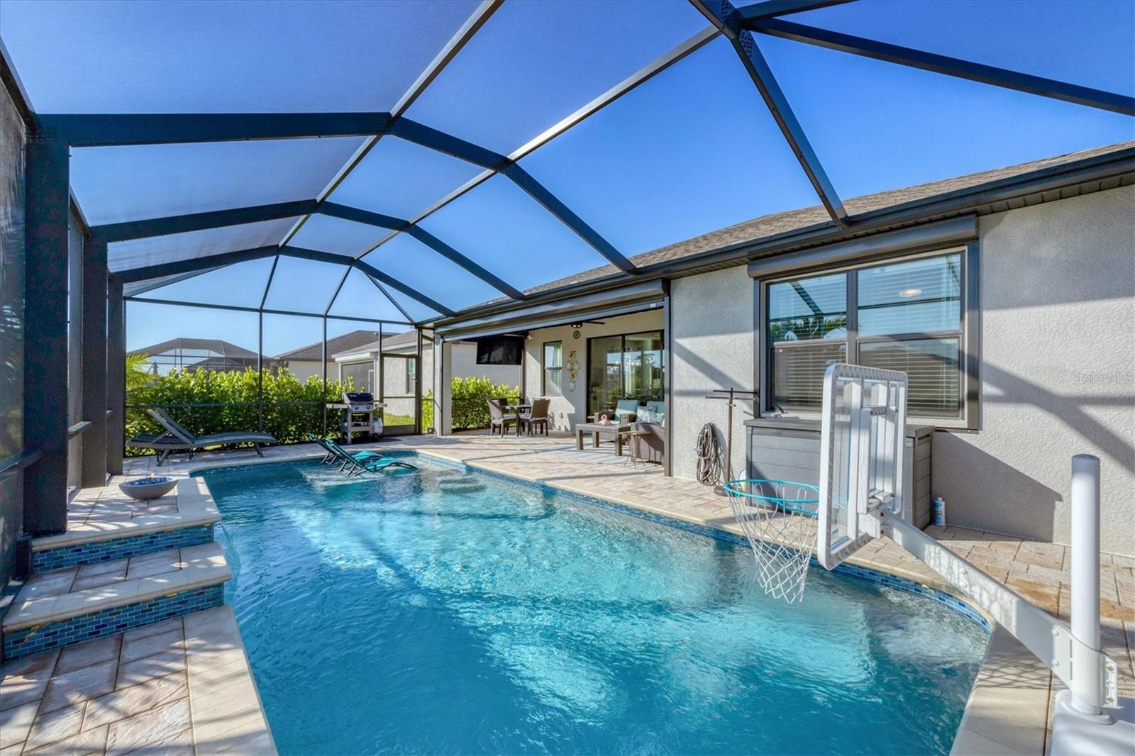 Image 36 of 44 For 2064 Gardenia Avenue