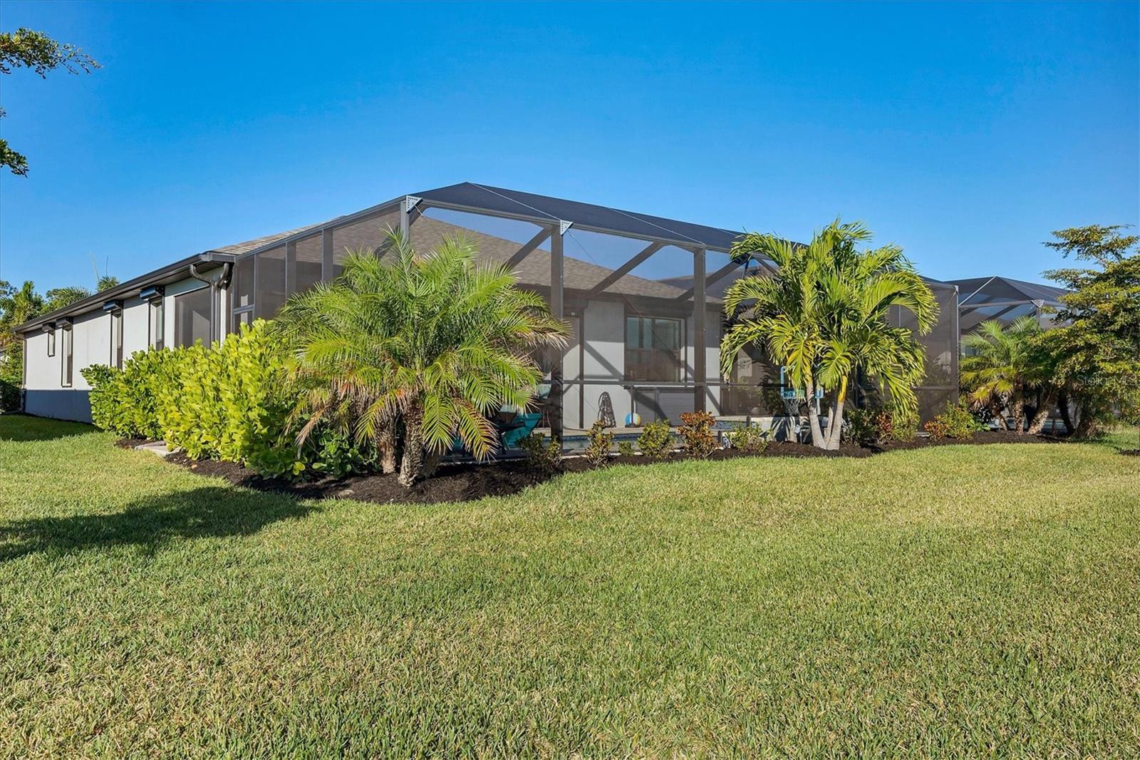 Image 37 of 44 For 2064 Gardenia Avenue