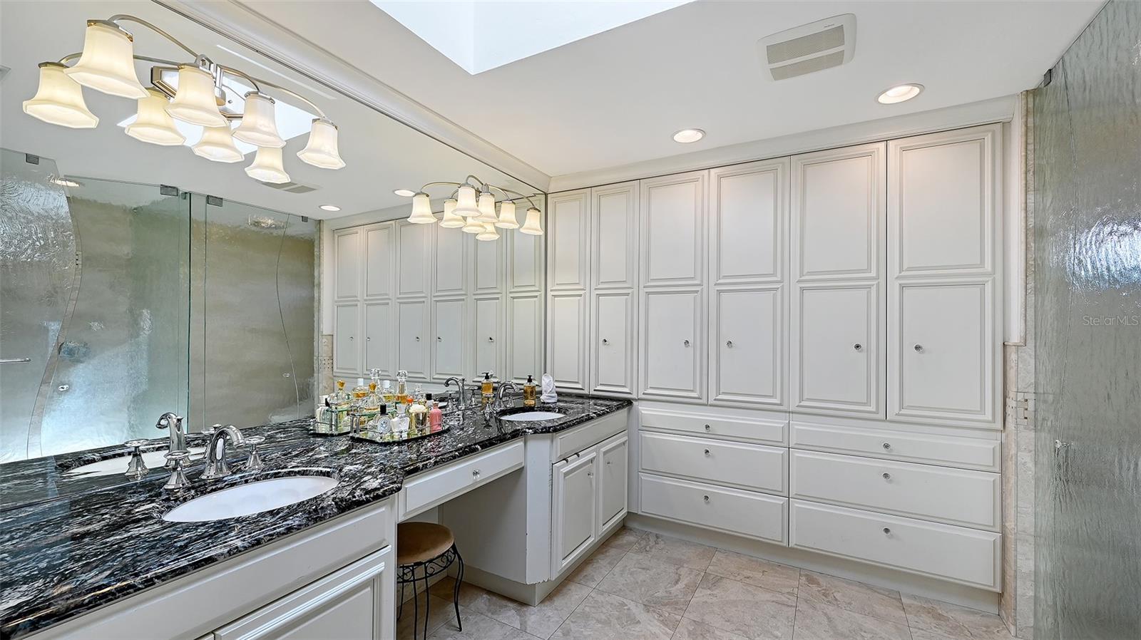 Image 16 of 79 For 1109 Delacroix Circle