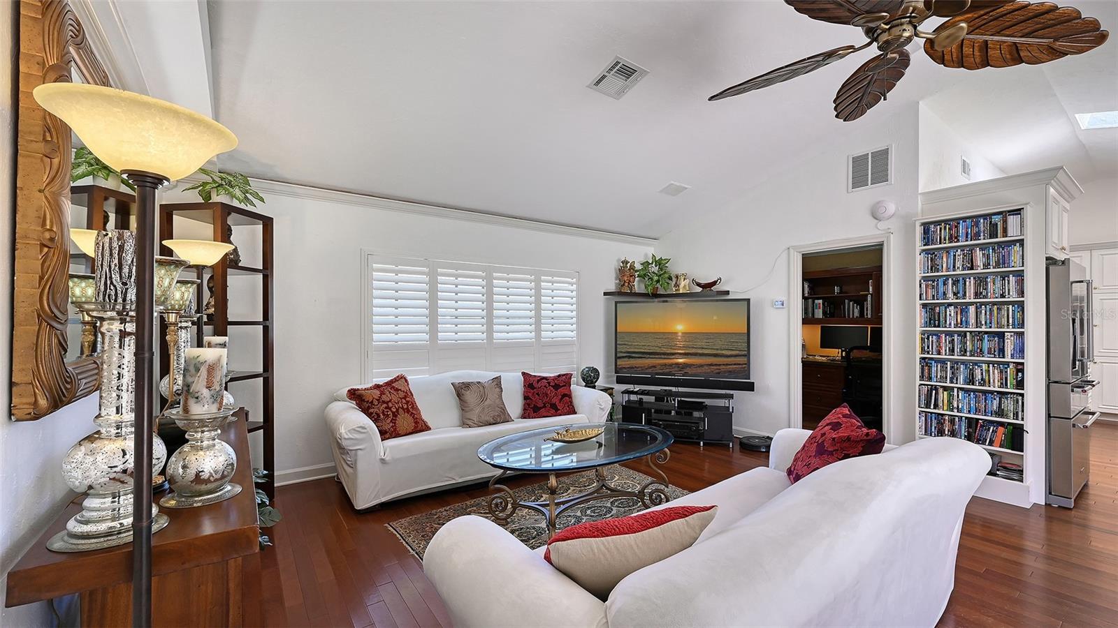 Image 25 of 79 For 1109 Delacroix Circle