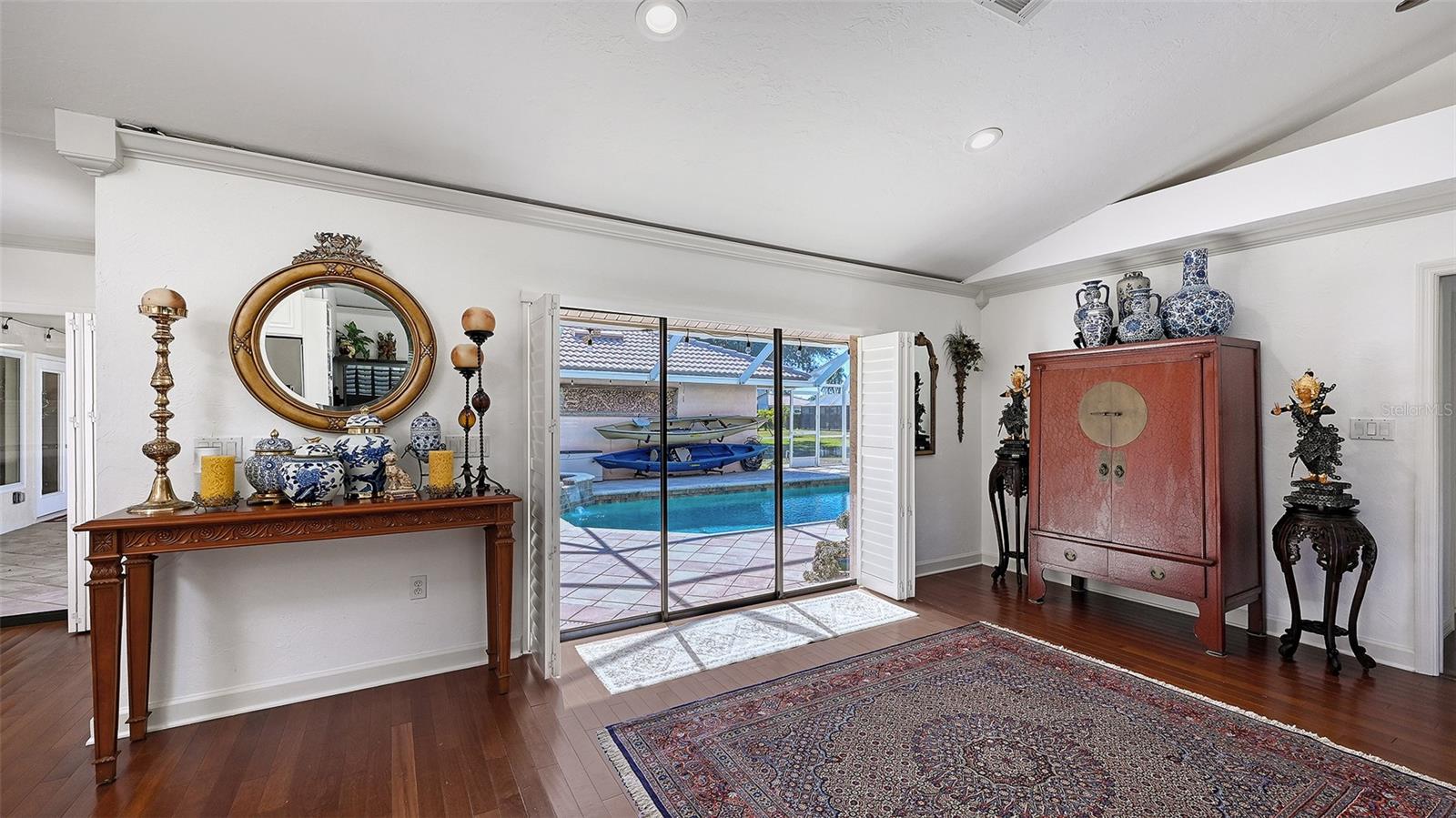 Image 28 of 79 For 1109 Delacroix Circle