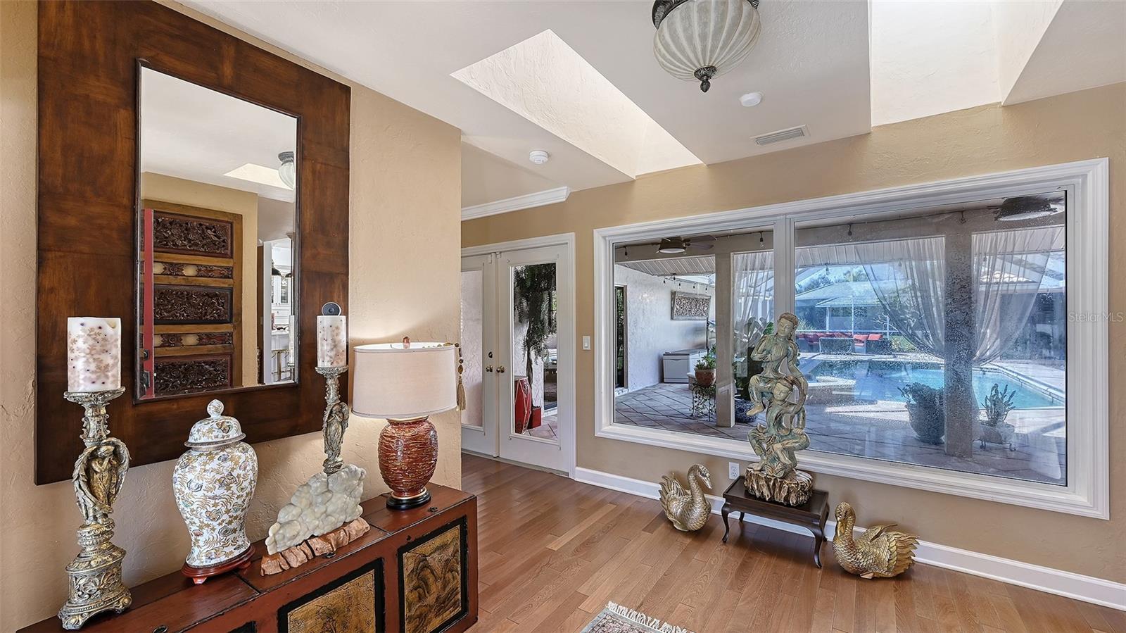 Image 5 of 79 For 1109 Delacroix Circle