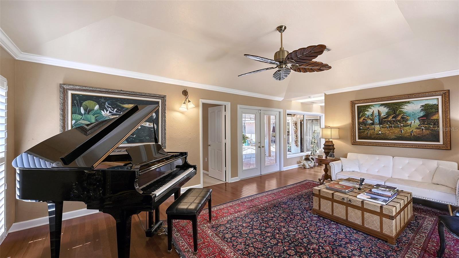 Image 8 of 79 For 1109 Delacroix Circle