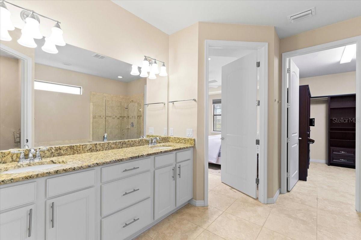 Image 21 of 47 For 19771 Quisto Street