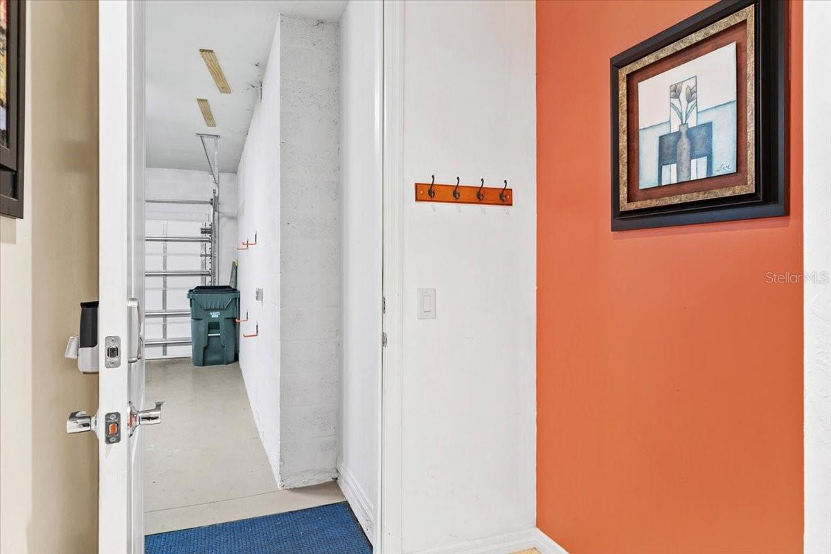 Image 28 of 47 For 19771 Quisto Street