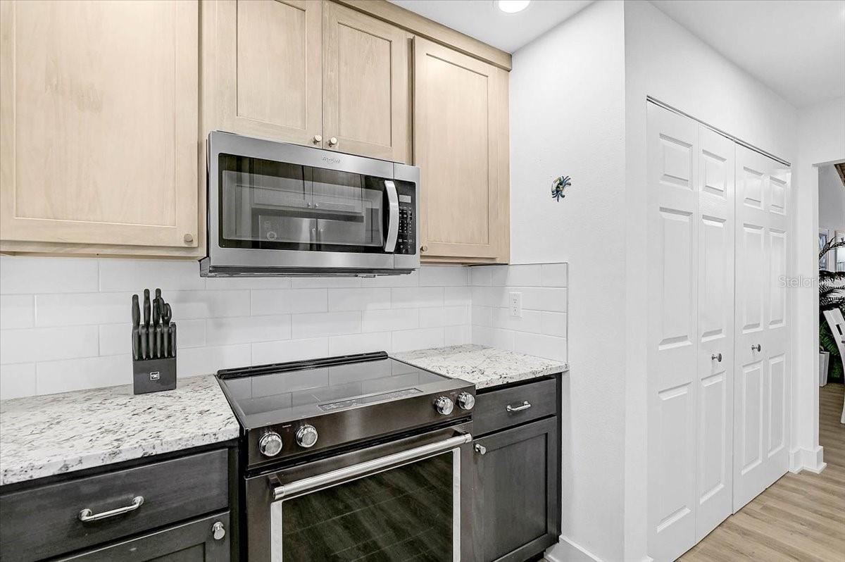 Image 10 of 33 For 7623 4th Avenue W 7623