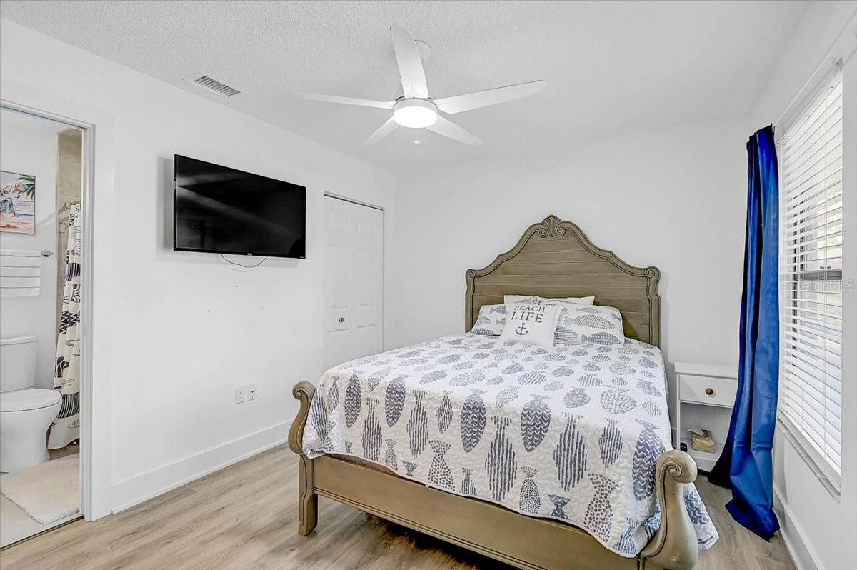 Image 15 of 33 For 7623 4th Avenue W 7623