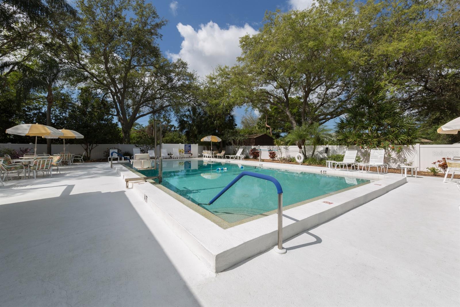 Image 32 of 100 For 268 Southampton Drive 309