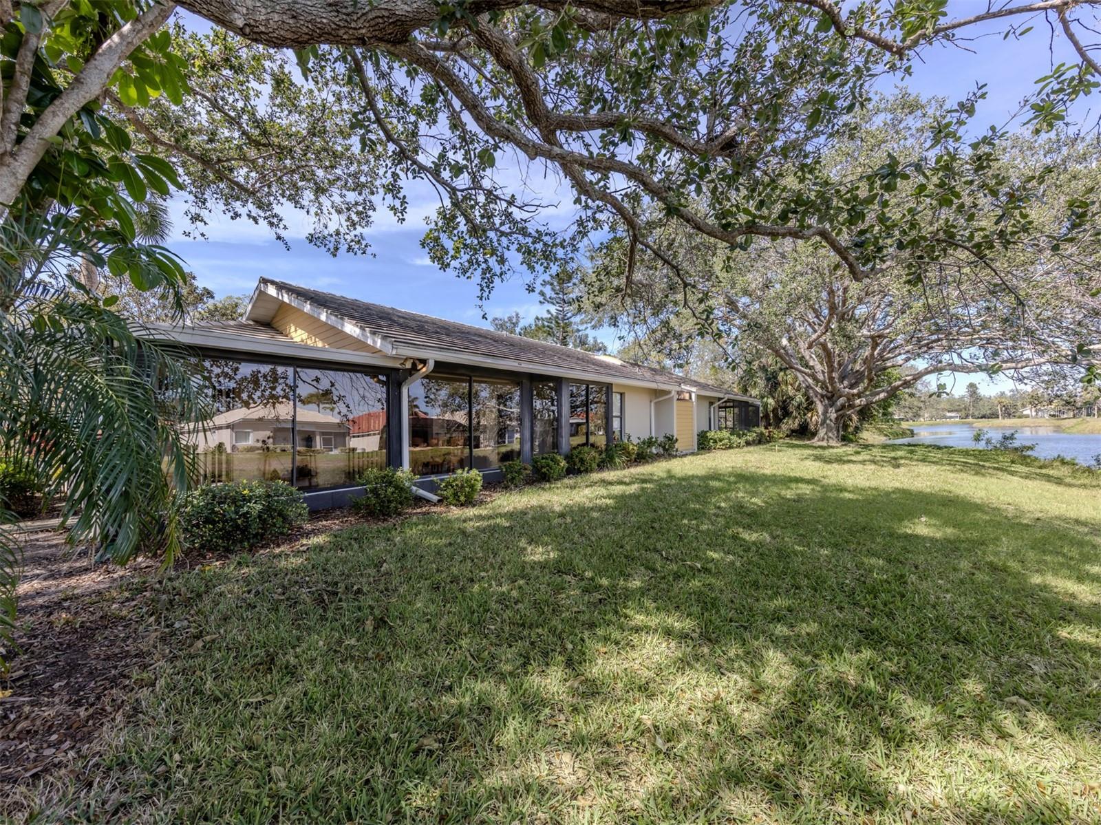 Image 8 of 100 For 268 Southampton Drive 309