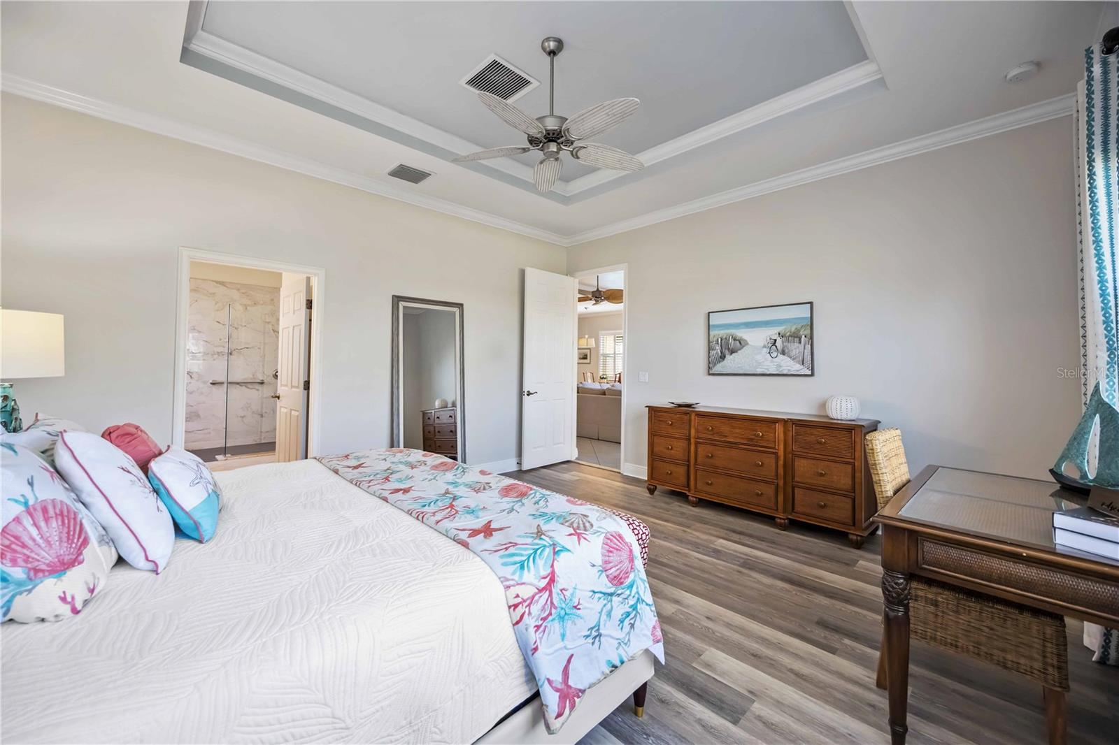 Image 29 of 96 For 166 Palazzo Court