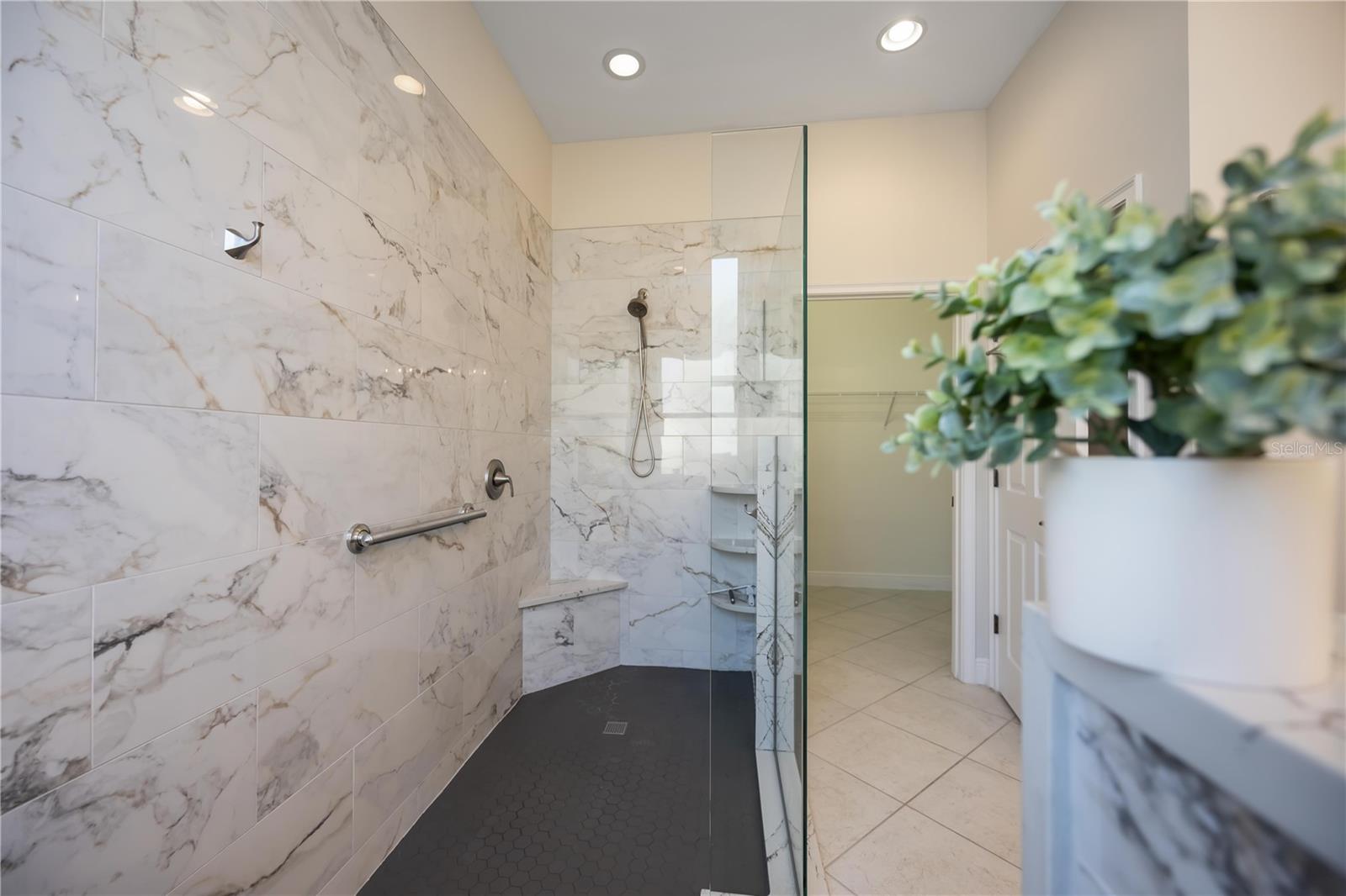 Image 31 of 96 For 166 Palazzo Court