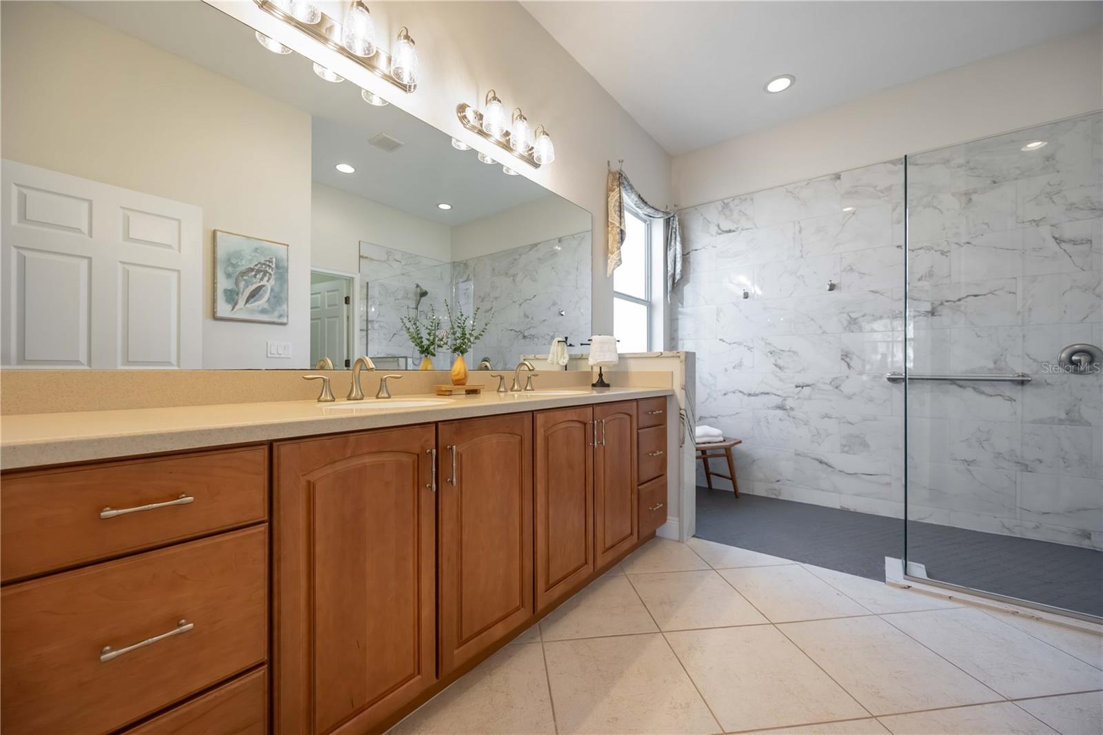 Image 36 of 96 For 166 Palazzo Court