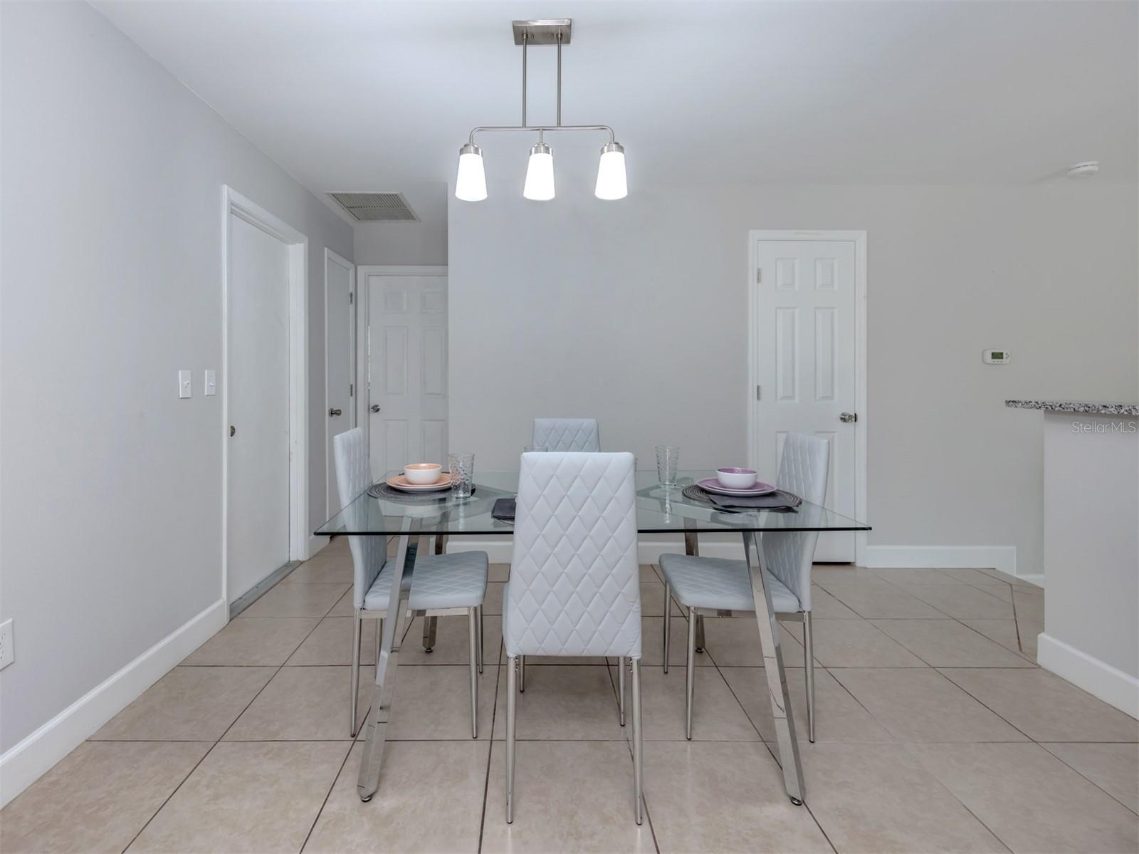 Image 11 of 39 For 3681 Shamrock Drive