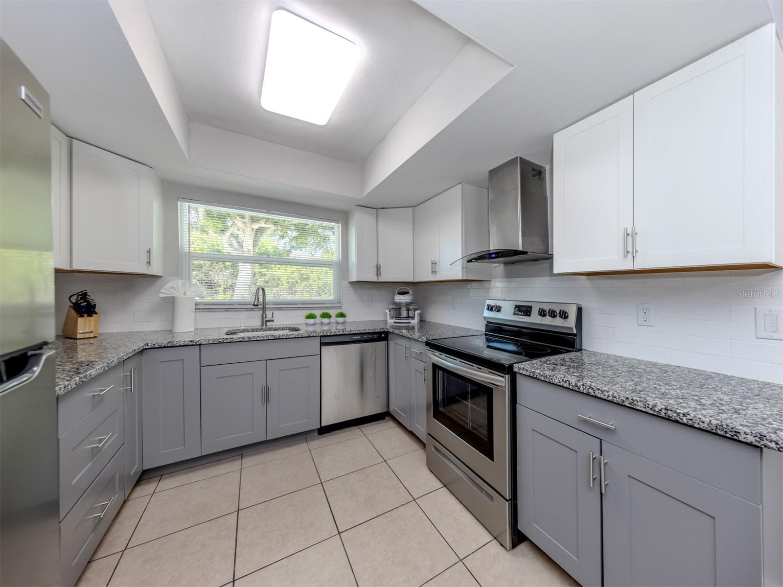 Image 13 of 39 For 3681 Shamrock Drive