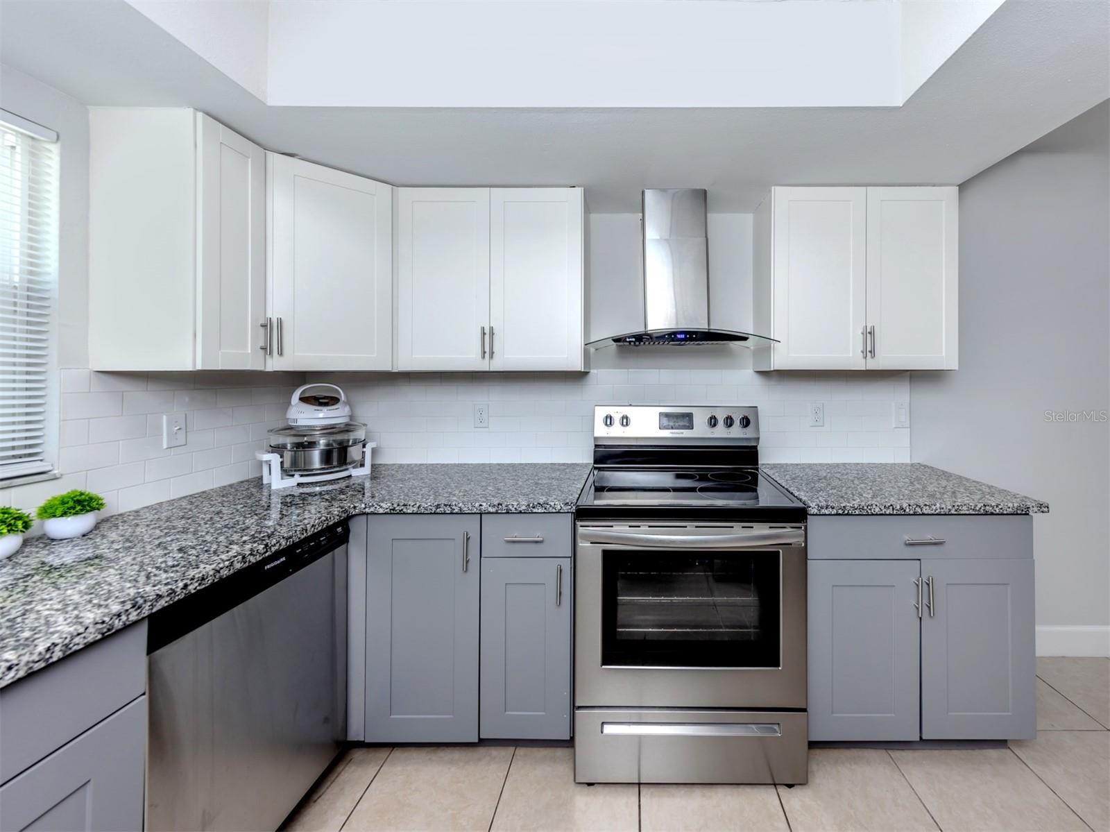 Image 15 of 39 For 3681 Shamrock Drive