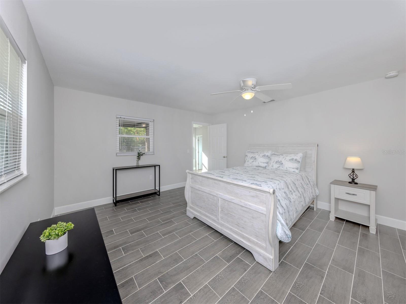 Image 16 of 39 For 3681 Shamrock Drive